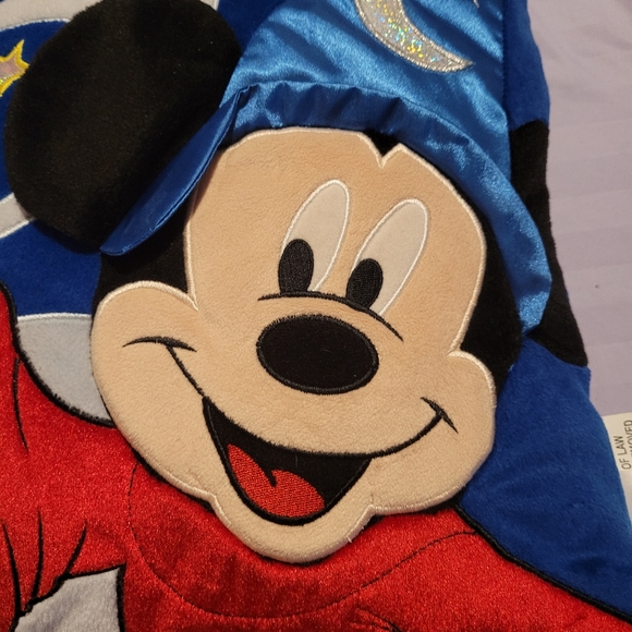 Disney Parks Authentic Mickey Mouse Decorative  Pillow NWOT - Picture 3 of 8